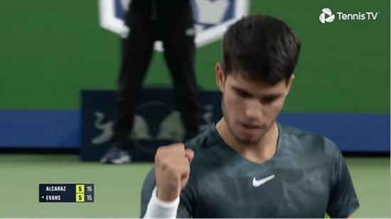 满碎玻璃的 满碎玻璃的